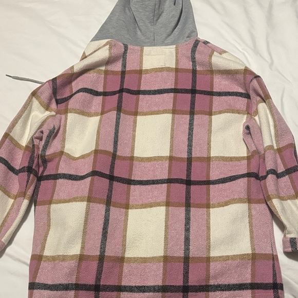 Alaska Chicks Shacket - Picture 4 of 4